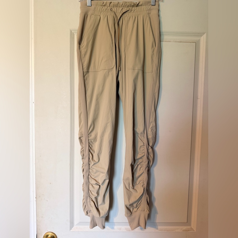 Lululemon lined dance studio ruched leg joggers tan women’s size 4